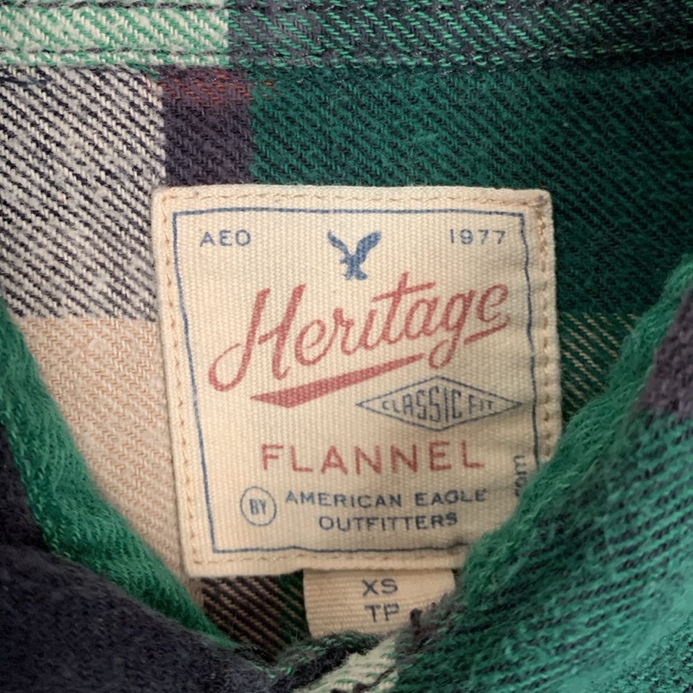 American Eagle Green Button Up Flannel - Picture 6 of 8